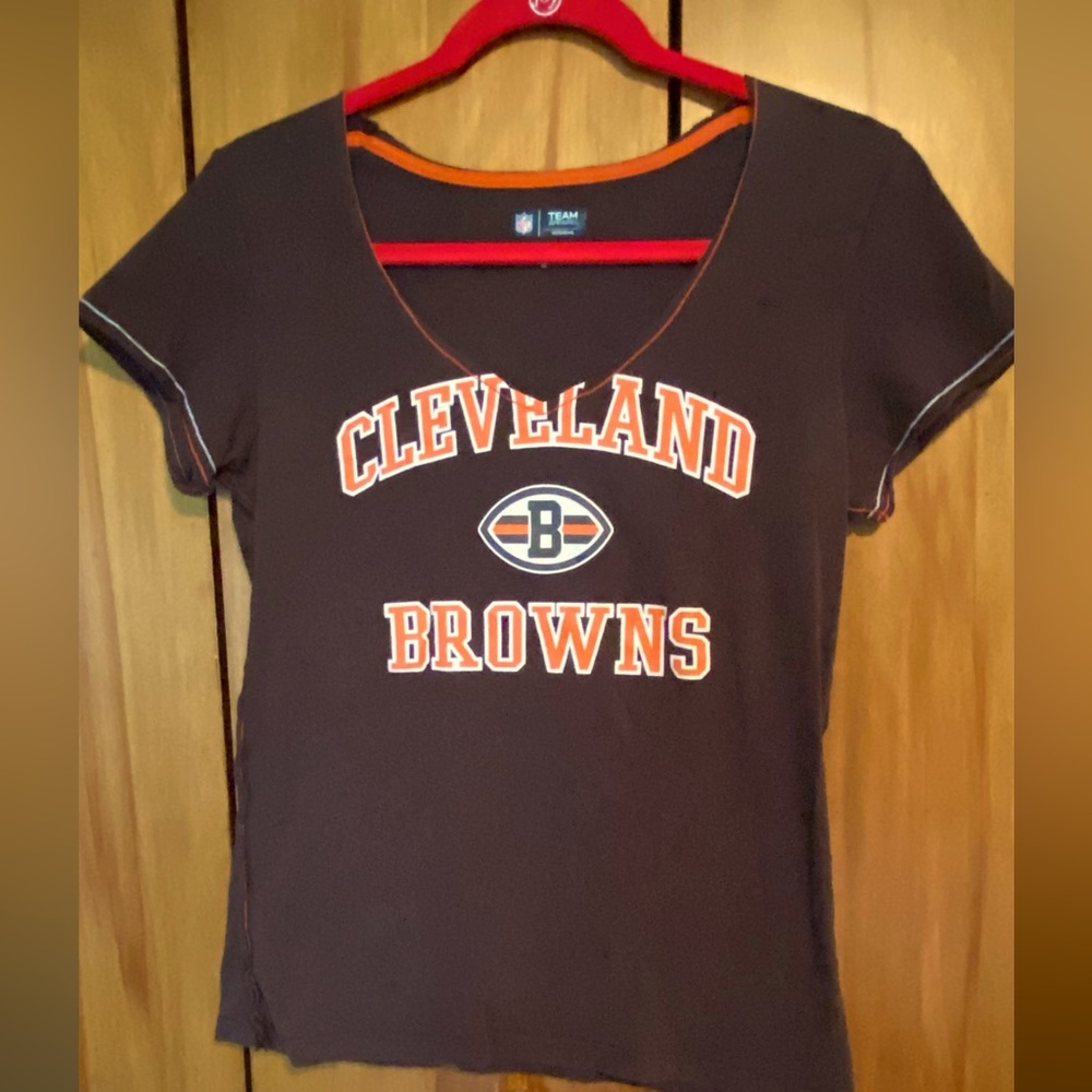 COPY - NFL Cleveland Browns, TEAM APPERAL scoop neck t shirt.